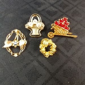Brooches, goldtone